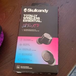 Wireless  earbuds